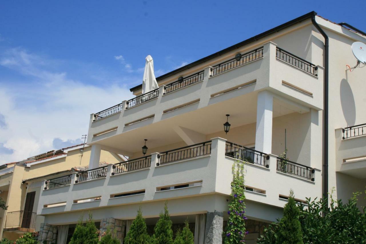 Apartment Aria Banjol Kültér fotó